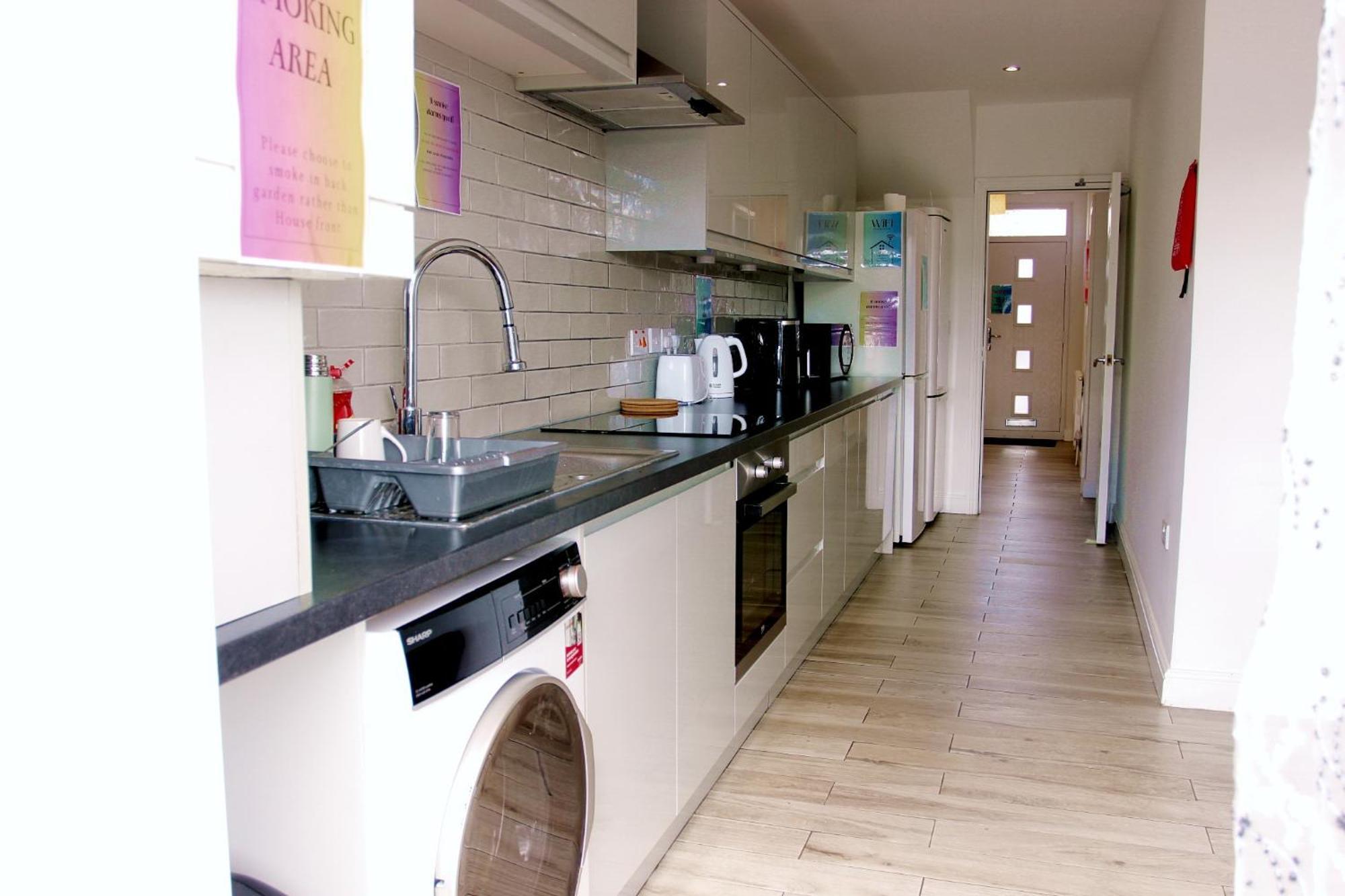 House Share With Few Ensuite Rooms Near Southmead Bristol Eksteriør billede